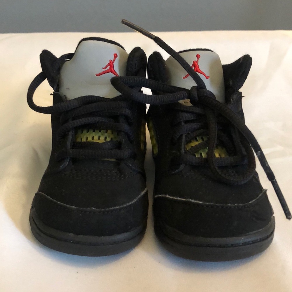 Jordan 5 retro metallic 100% authentic all black suede size 4.5c
